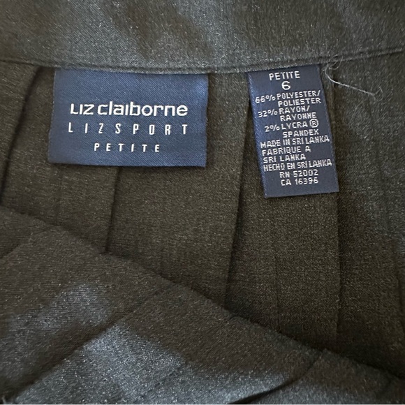 NWOT Liz Claiborne lizsport Charcoal pleated A-Line Skirt petite size 6 - Picture 4 of 8